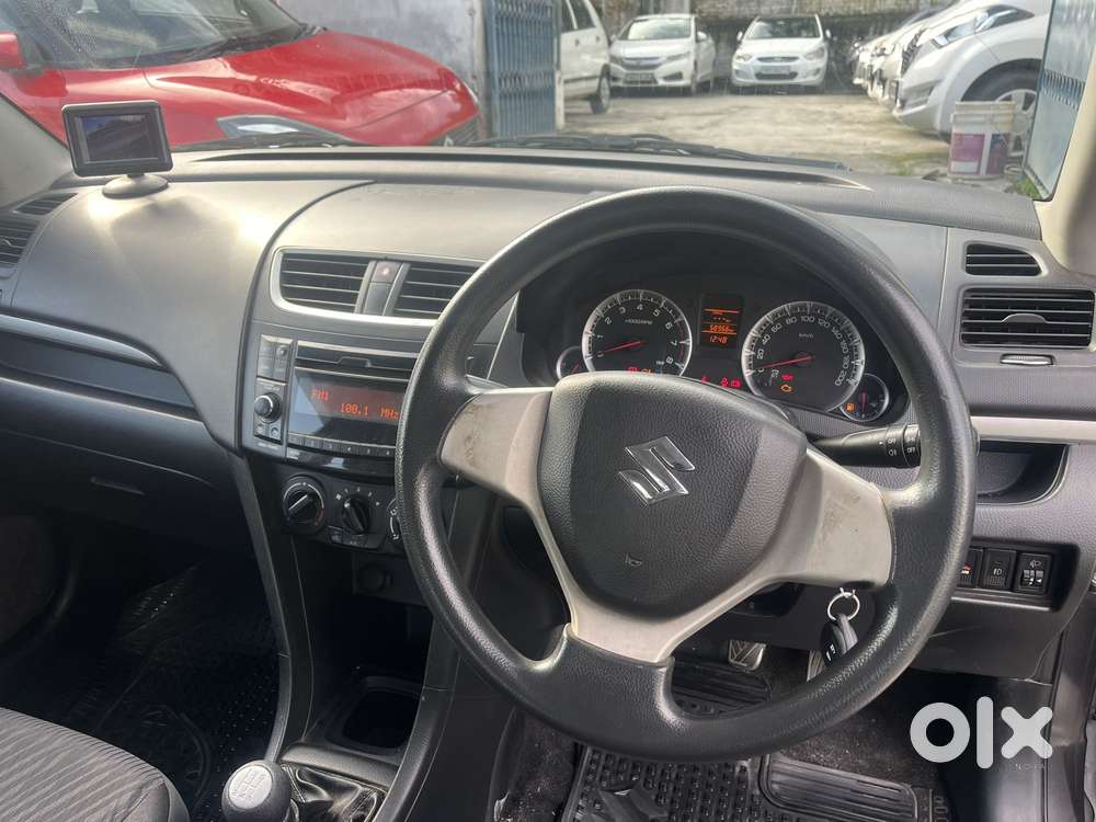 Maruti Suzuki Swift Vxi Optional, 2016, Petrol