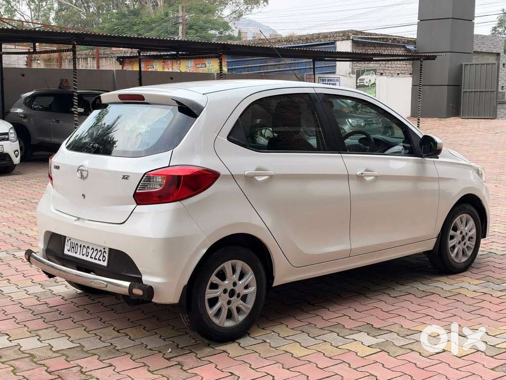 Tata Tiago 1.2 Revotron Xz (o), 2017, Petrol