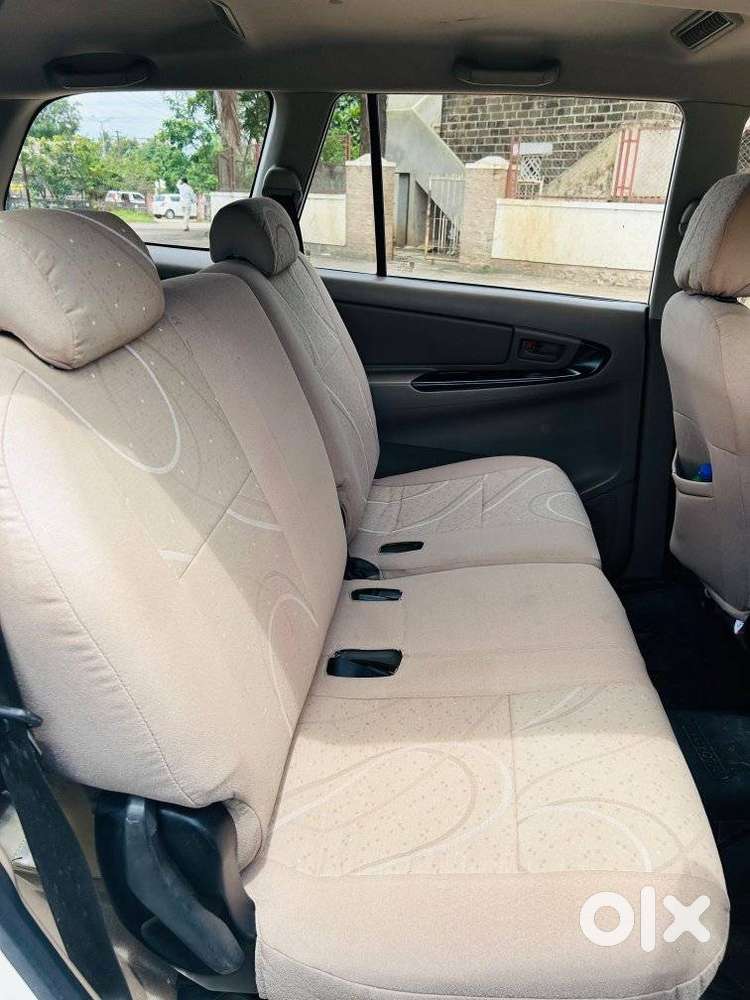 Toyota Innova 2.5 G (diesel) 8 Seater, 2015, Diesel