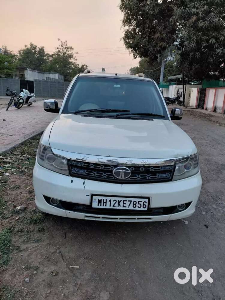 Tata Safari Strome 2013