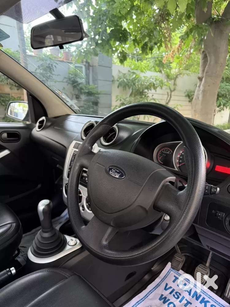 Ford Figo Petrol Titanium, 2011, Petrol
