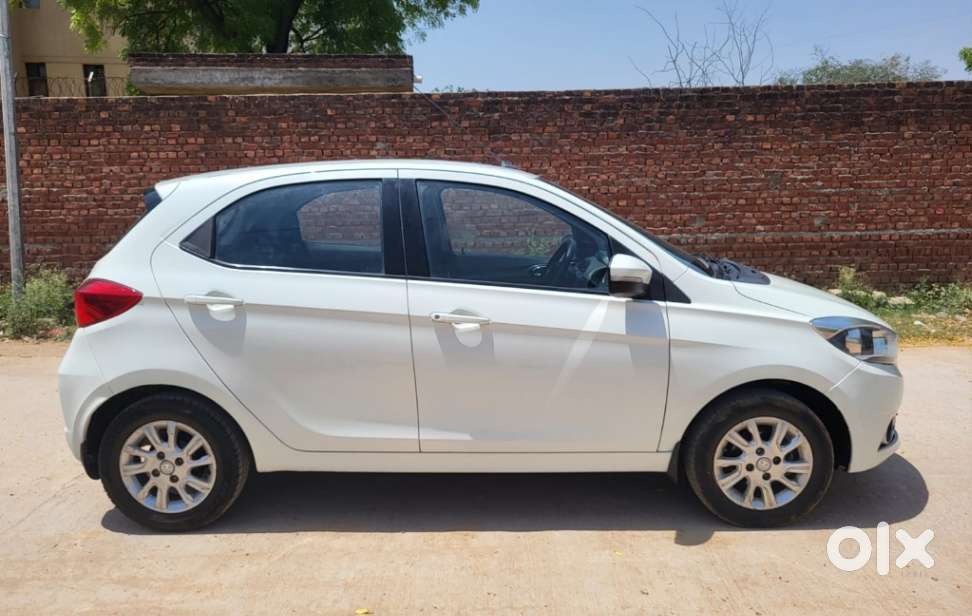 Tata Tiago Xz Opt, 2017, Petrol