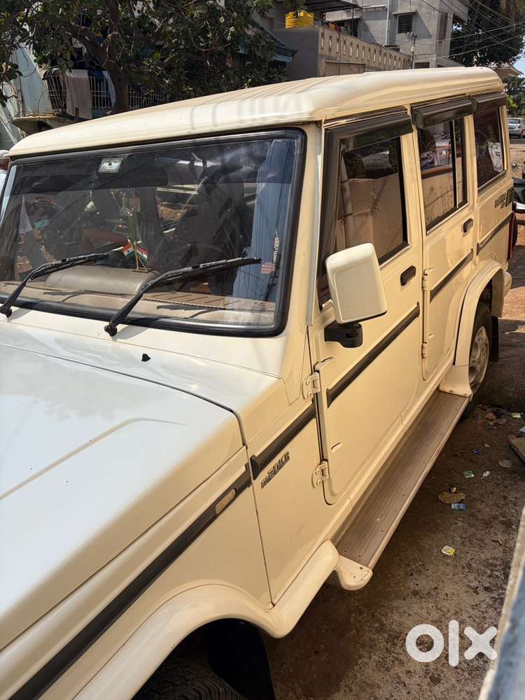 Mahindra Bolero Neo 2012