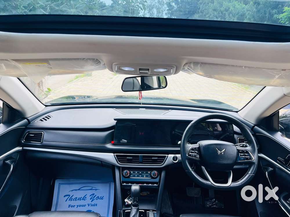 Mahindra Xuv700 2.2 Ax 7 Diesel At Str, 2025, Diesel