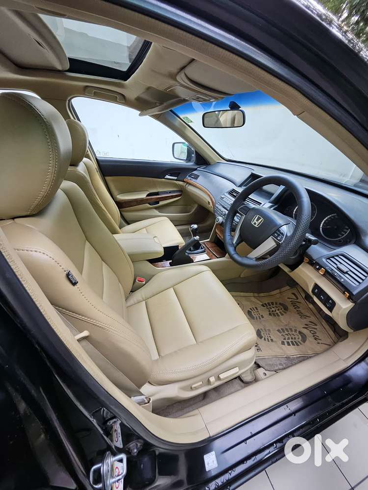 Honda Accord 2.4 Elegance Manual, 2012, Petrol
