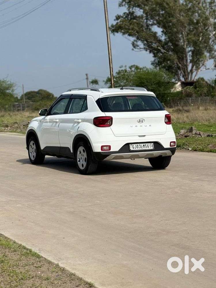 Hyundai Venue 1.2 S Plus, 2020, Cng & Hybrids