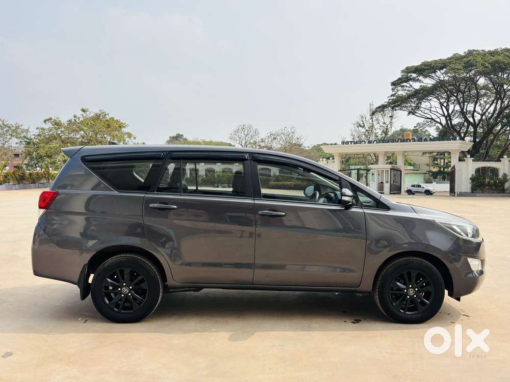 Toyota Innova Crysta 2.4 Gx Mt, 2016, Diesel