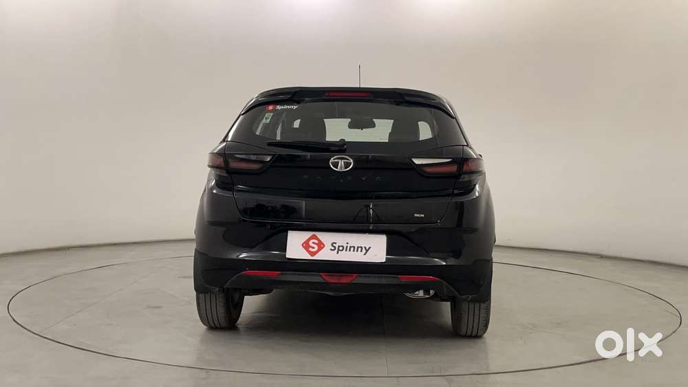 Tata Altroz 1.2 Xza Plus Dark Edition Dct, 2022, Petrol