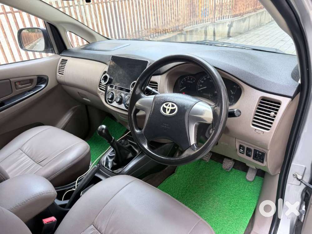 Toyota Innova 2.5 Gx 7 Str Bs-iii, 2016
