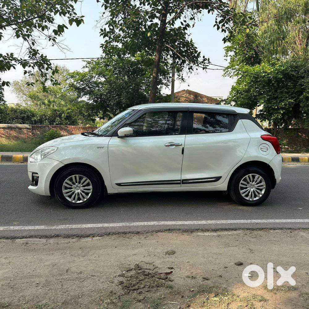 Maruti Suzuki Swift Vxi + Manual, 2018, Petrol