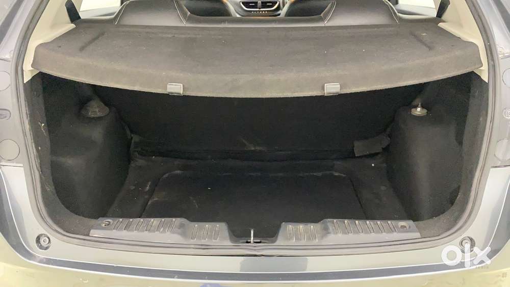 Tata Altroz Xm Plus Petrol, 2023, Petrol