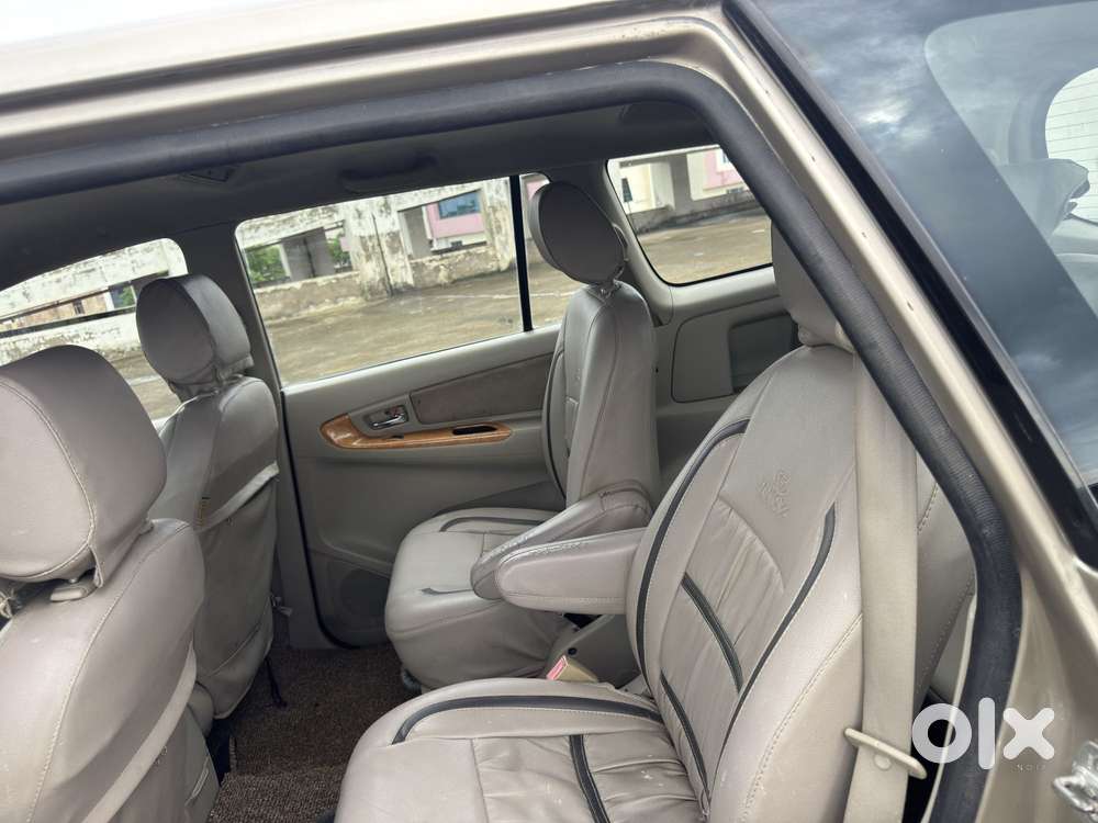 Toyota Innova 2.5 V 7 Str, 2011, Diesel