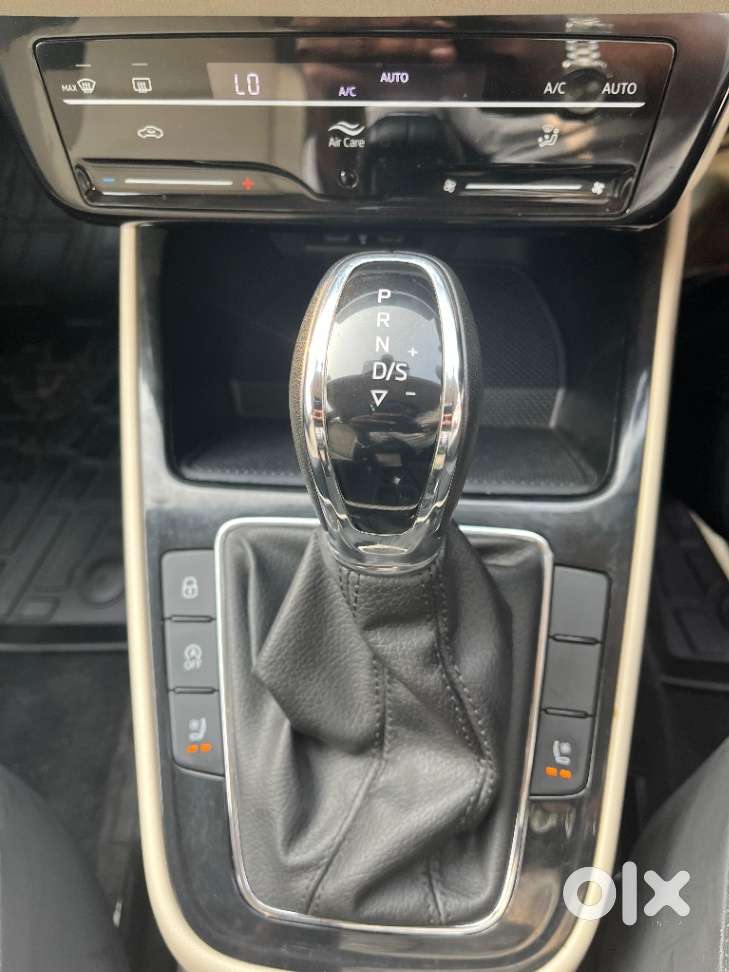 Skoda Slavia 1.0 Tsi Style At, 2024, Petrol