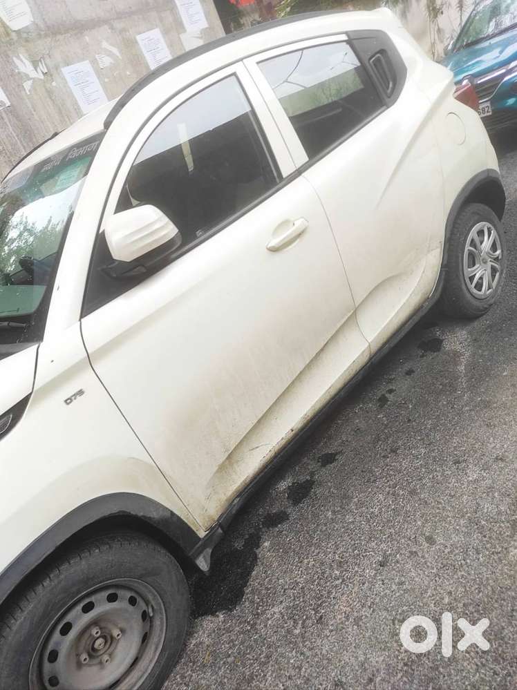 Mahindra Kuv 100 Next K4+