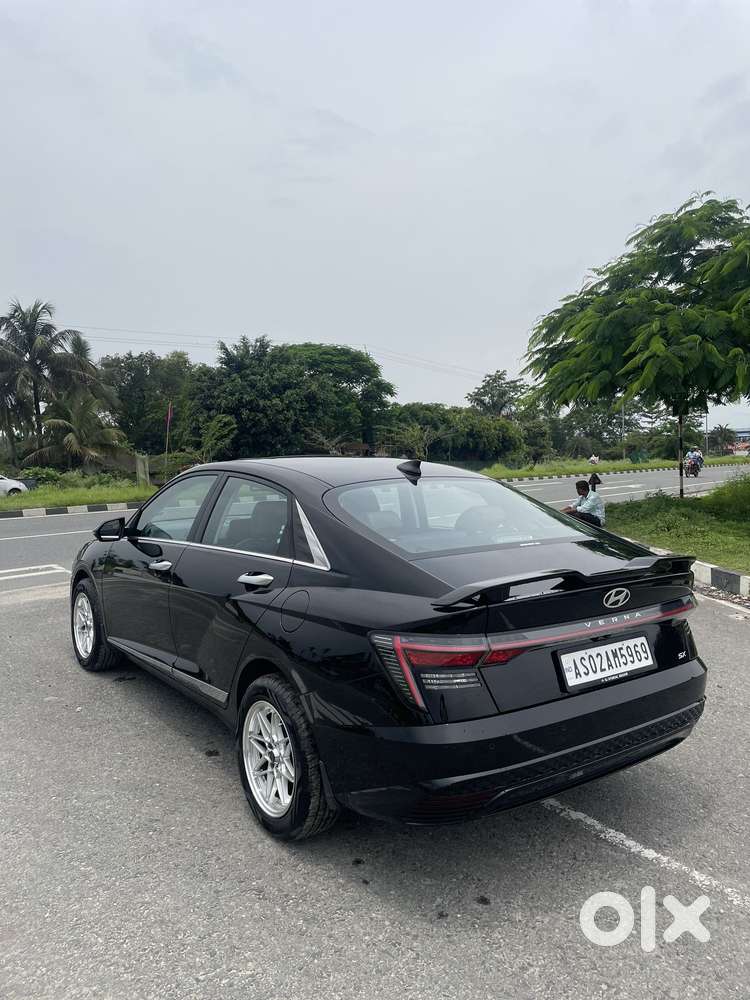 Hyundai Verna 1.5 Mpi Mt Sx (o), 2023, Petrol