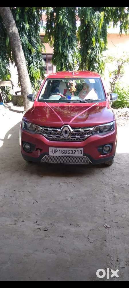 गुड़ कंडीशन चारो टायर न्यू है Led स्क्रीन है