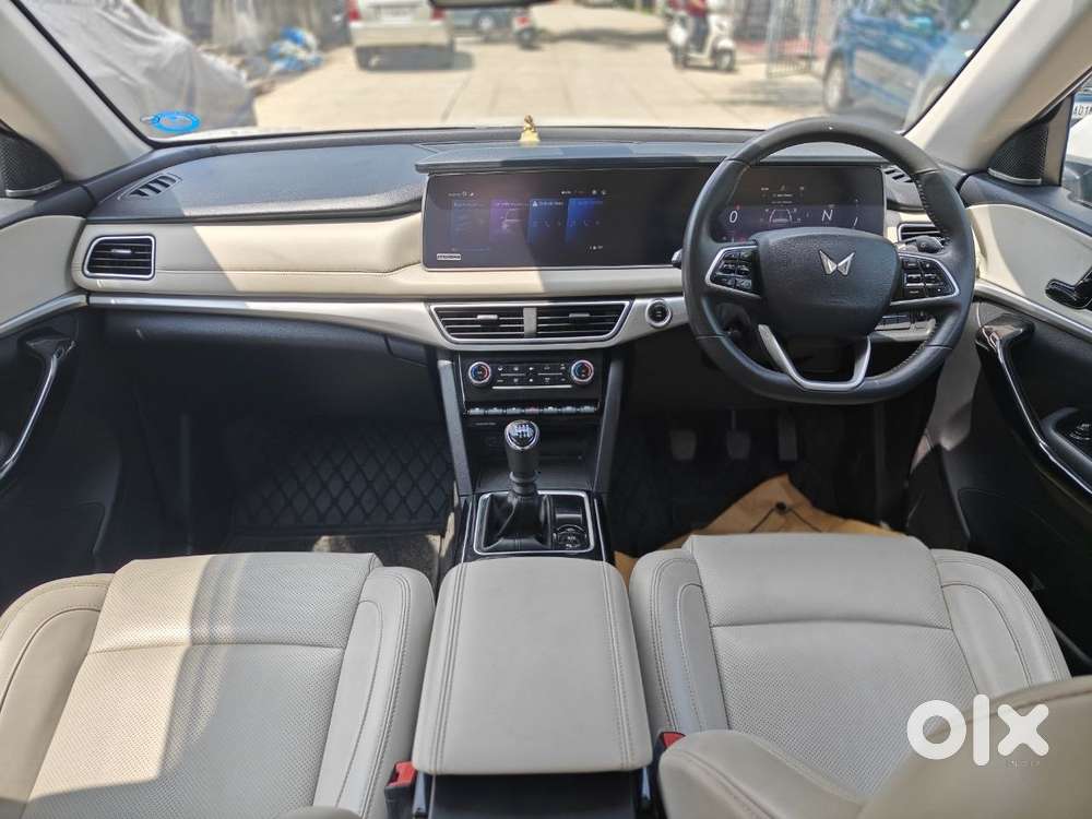 Mahindra Xuv700 2.2 Ax 7 Diesel Mt Luxury Pack Str, 2022, Diesel