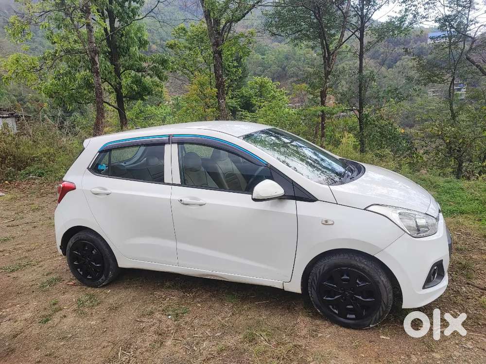 Hyundai Grand I10 2017 Petrol 42000 Km Driven