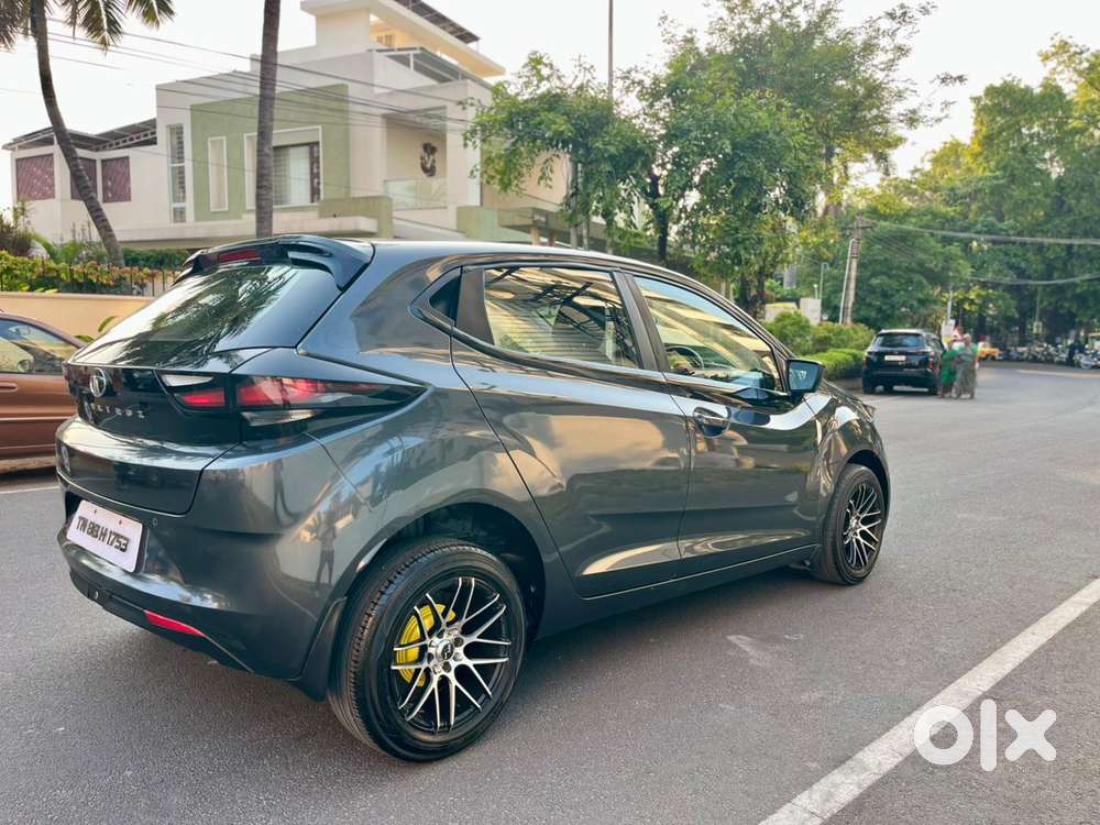 Tata Altroz 1.2 Xe, 2021, Petrol