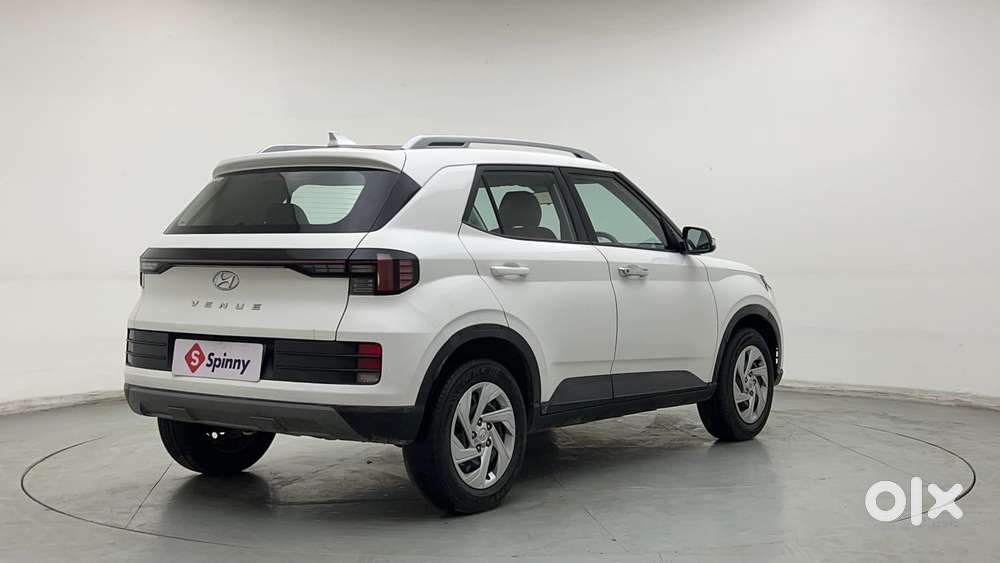 Hyundai Venue 1.2 S (o), 2022, Cng & Hybrids