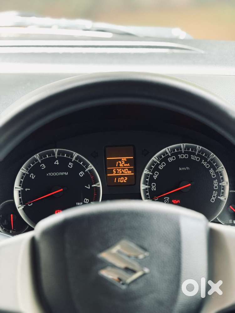 Neat Maruti Suzuki Swift Petrol 2016
