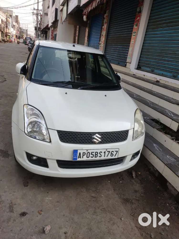 Maruti Suzuki Swift 2010.low Driven .u Can Check Showroom Track
