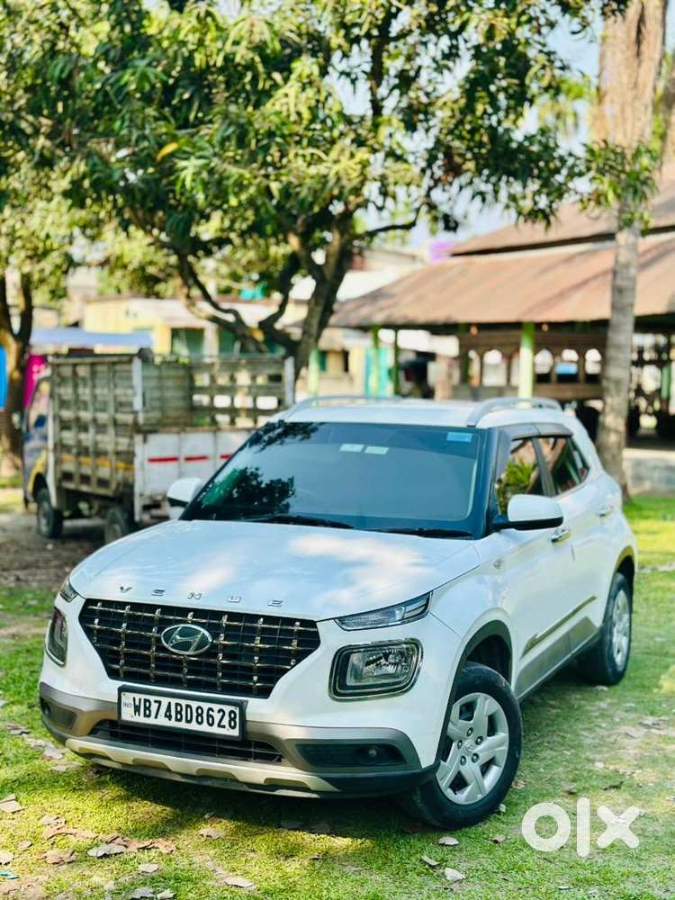 Hyundai Venue 2020 Petrol Well Maintained
