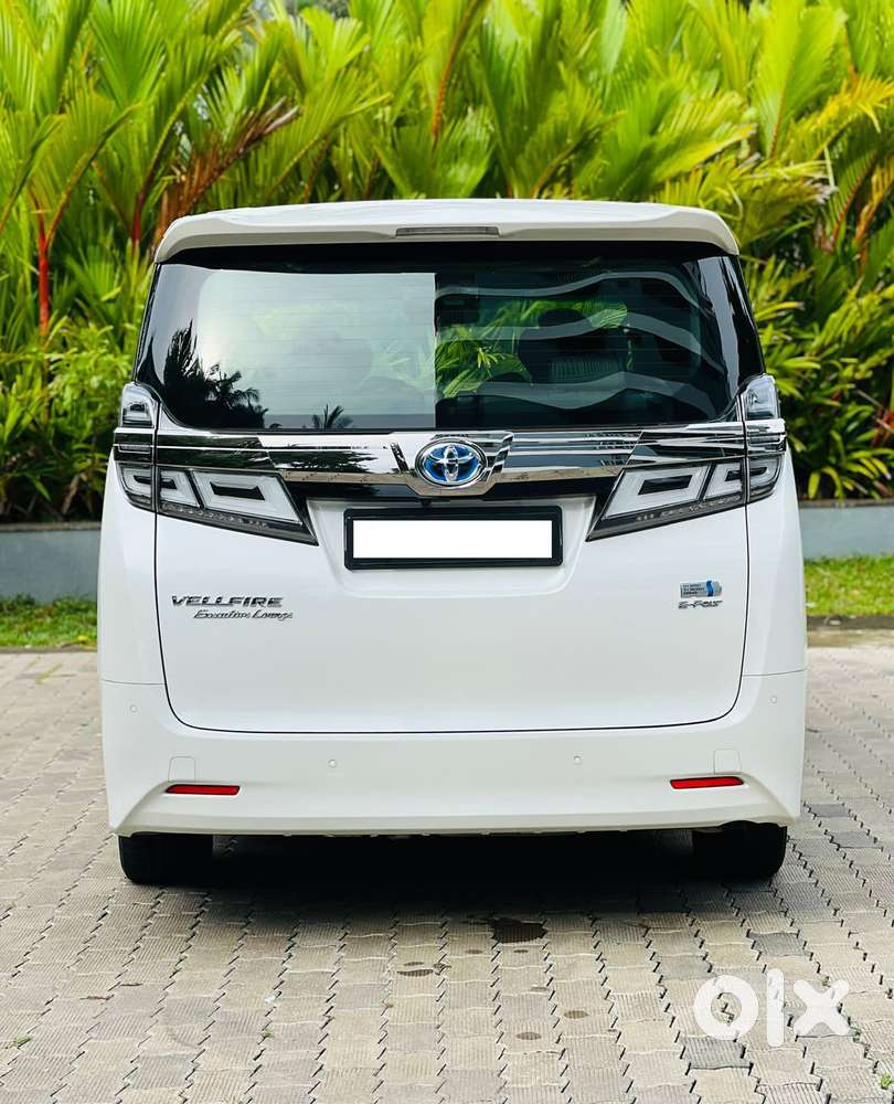 Toyota Vellfire 2.5 Executive Lounge, 2022, Petrol