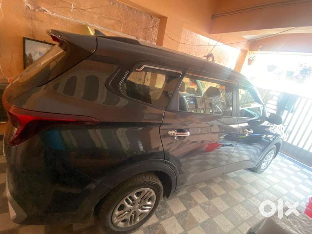 Kia Carens 2024 Petrol Well Maintained