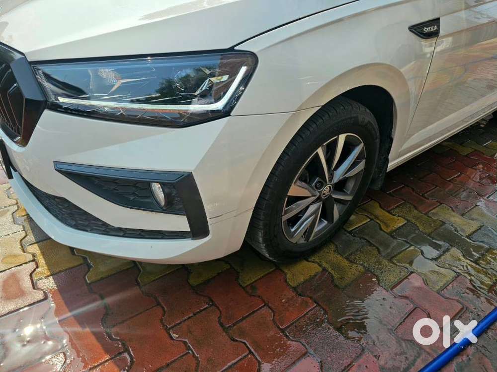 Skoda Slavia 1.0 Tsi Style At, 2023, Petrol