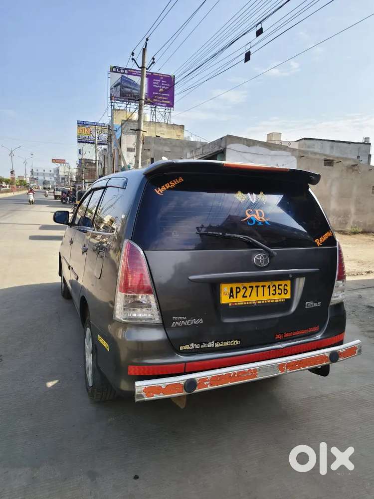 Toyota Innova 2010 , Quater Tax 7+1