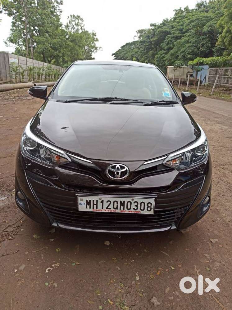 Toyota Yaris V Cvt, 2018, Petrol