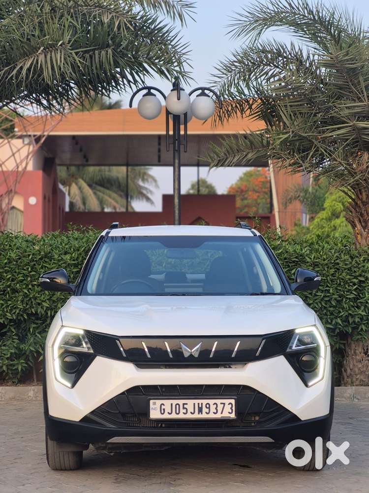 Mahindra Xuv 3xo Ax5 Pm Mt, 2026, Petrol