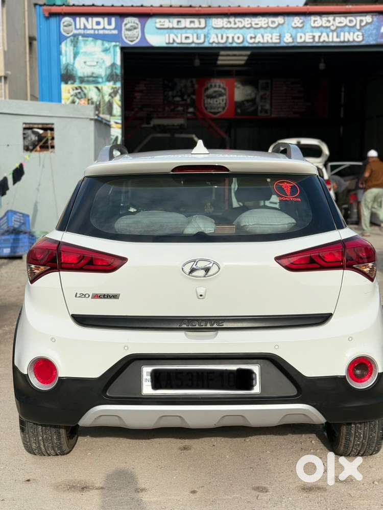 I20 Active White