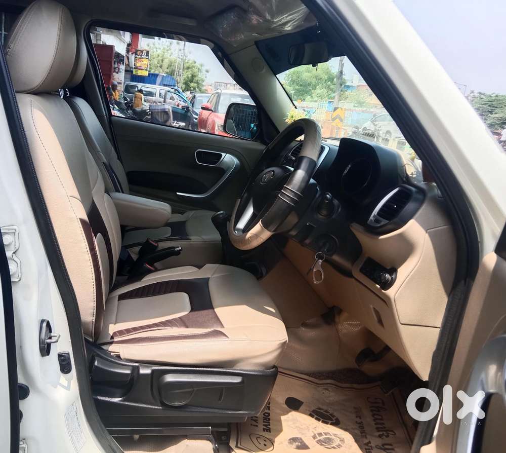 Mahindra Tuv 300 T10, 2018, Diesel