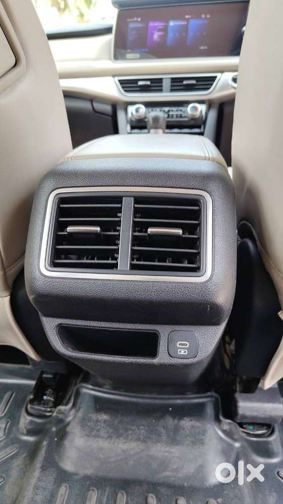Mahindra Xuv700 2.2 Ax 7 Diesel At Str, 2022, Diesel