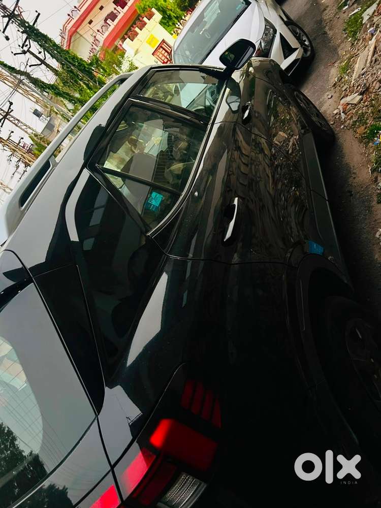 Hyundai Venue Petrol Manual 2025 Km Driven 8676