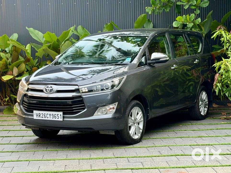 Toyota Innova Crysta 2.8 Z, 2016, Diesel