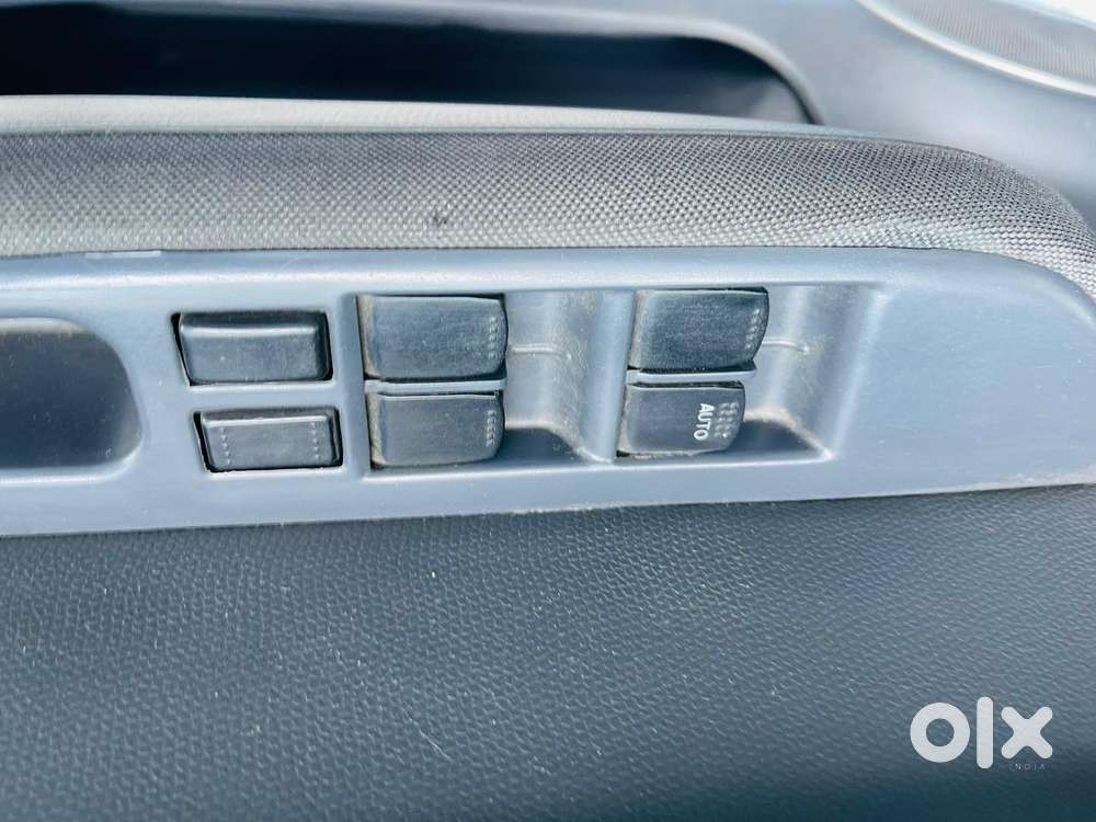 Maruti Suzuki Swift Lxi Option, 2010, Petrol