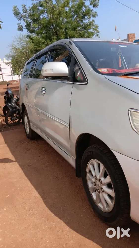 Toyota Innova Hycross 2019
