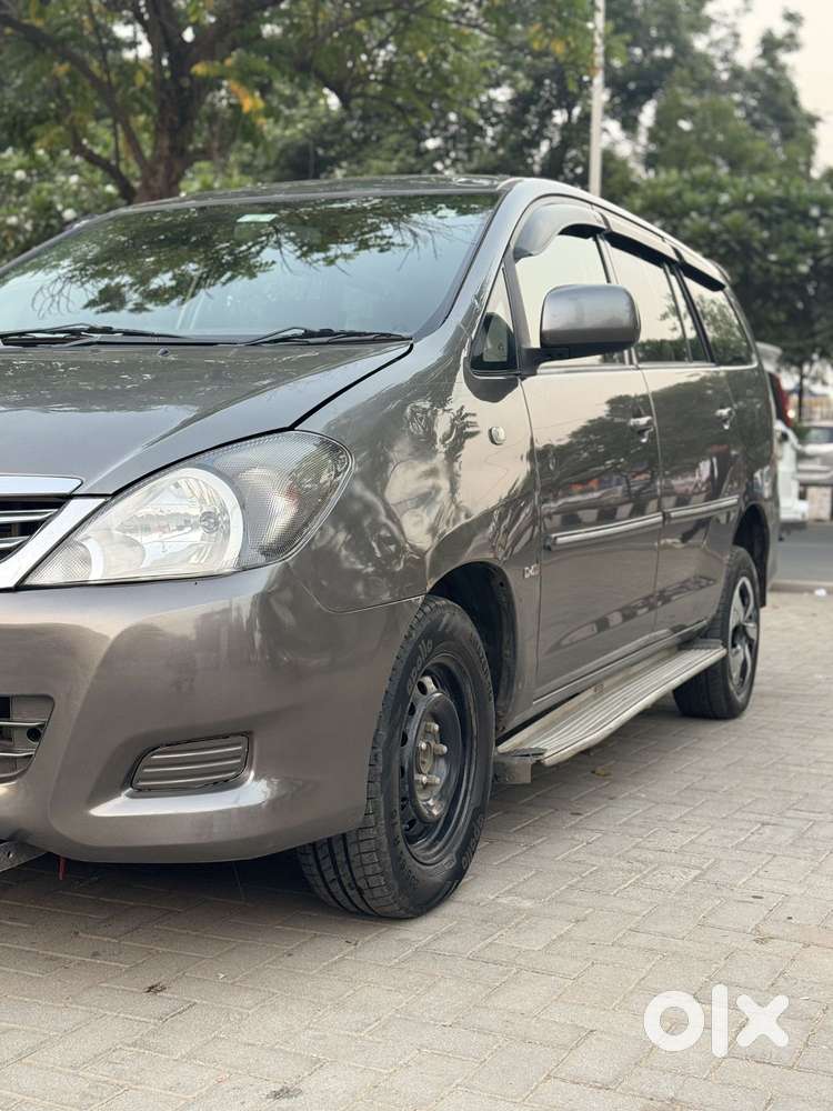 Toyota Innova 2.5 G (diesel) 8 Seater, 2012, Diesel