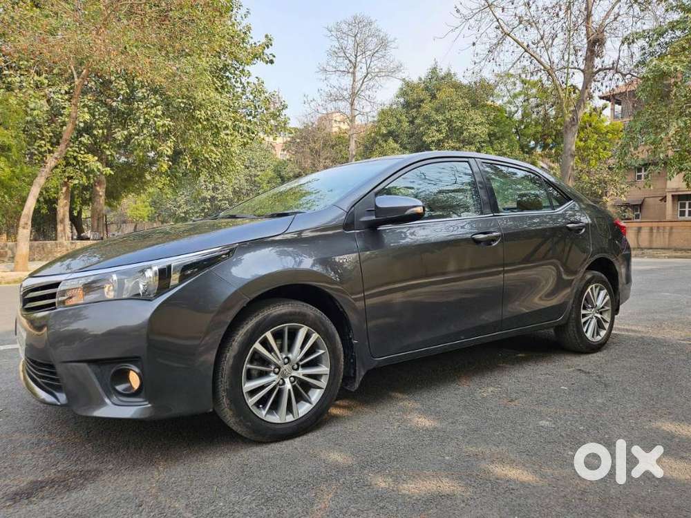 Toyota Corolla Altis 2010-2013 Gl, 2015, Petrol