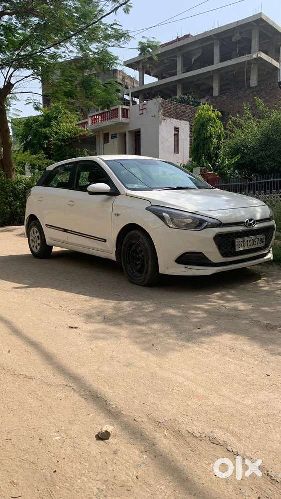 1st Owner I20 Magna Doctor Car Petrol 23k Km 2014 Model
