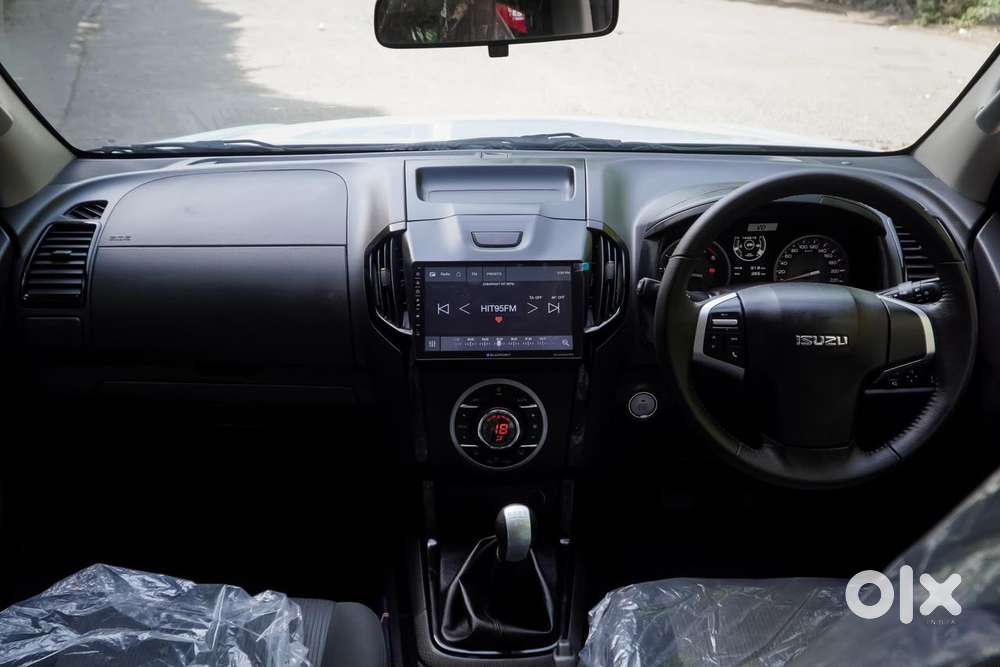 Isuzu V-cross Z Prestige 4x4 Mt, 2026, Diesel