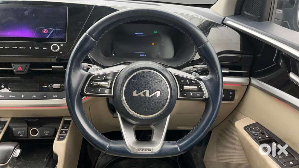 Kia Carens 1.4 Luxury Plus Dct 7 Str, 2022, Petrol