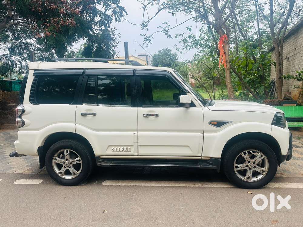 Mahindra Scorpio S10 Diesel 2015