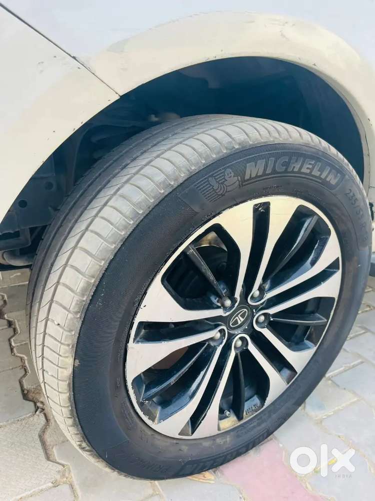 Tata Safari Storme 2017
