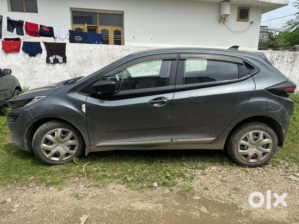 2024 Tata Altroz Petrol Manual