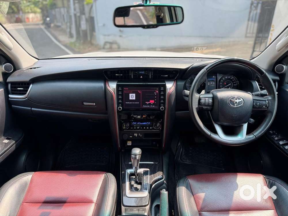Toyota Fortuner Legender