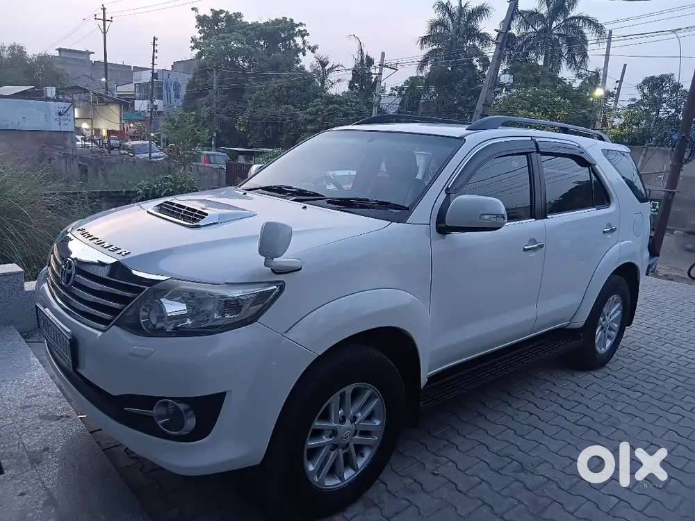 Toyota Fortuner 2012 Diesel 146000 Km Driven
